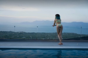 Trixy Blue Photo #85