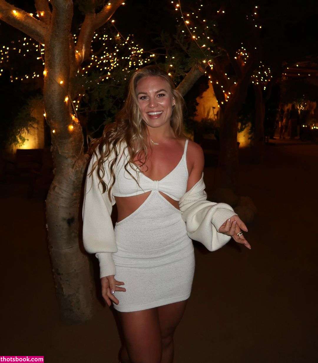 Michelle Basnett Photo #36