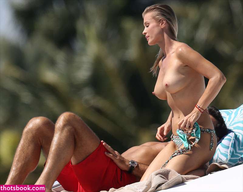 Joanna Krupa Photo #18