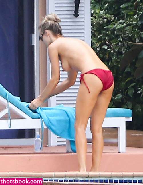 Joanna Krupa Photo #19