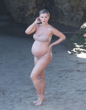 Joanna Krupa Photo #41