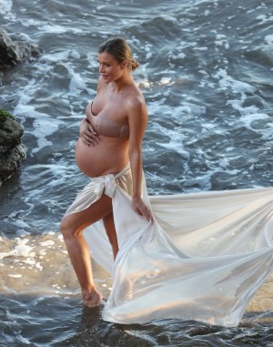 Joanna Krupa Photo #43