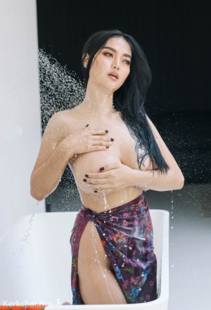 Faii Orapun Photo #6