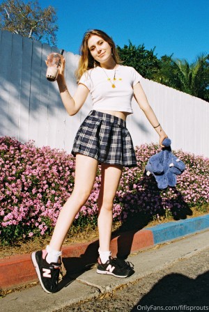 Fiona Sprouts Photo #35