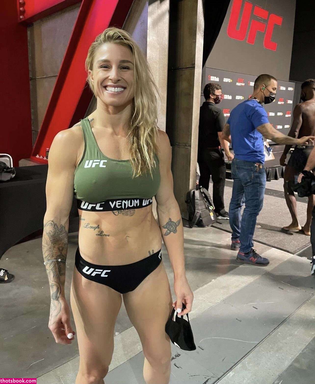 Hannah Goldy Photo #14