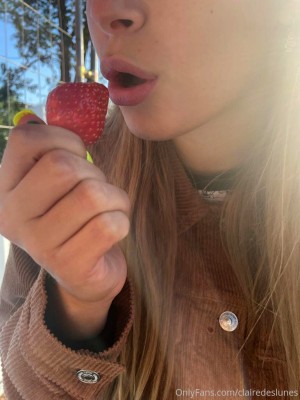 Claire Deslunes Photo #117