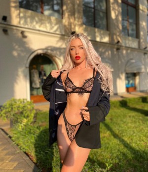 Christine B Photo #6