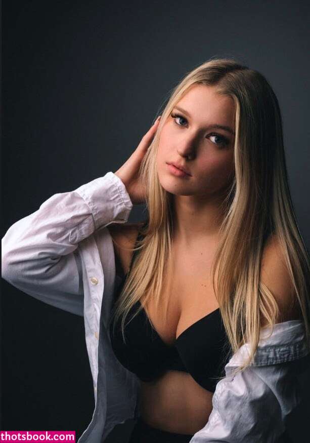 Emma Welyki Photo #23