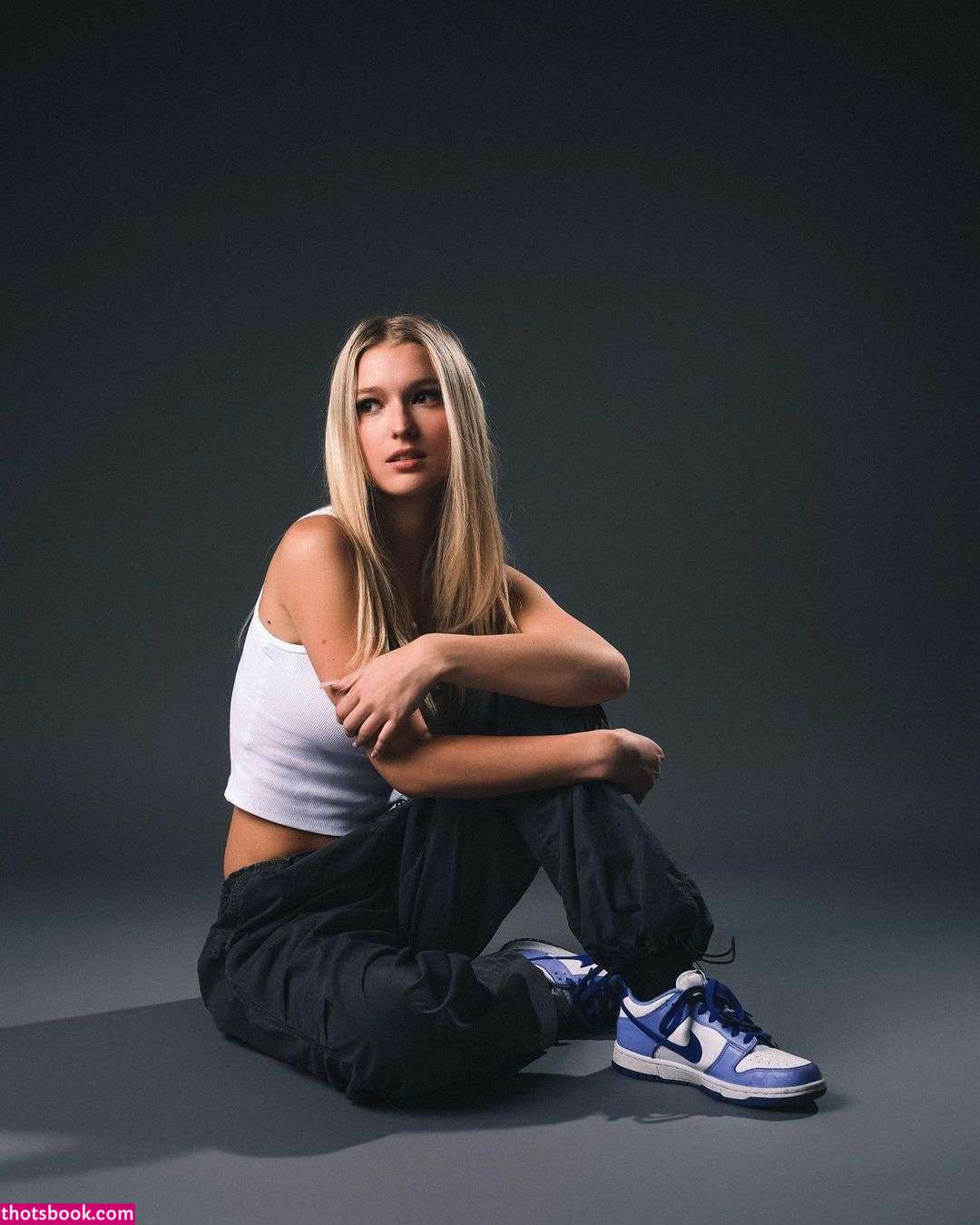 Emma Welyki Photo #27