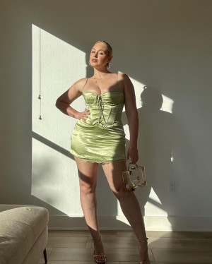 Iskra Lawrence Photo #54