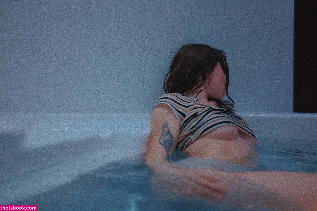 Maryana Ro Photo #158