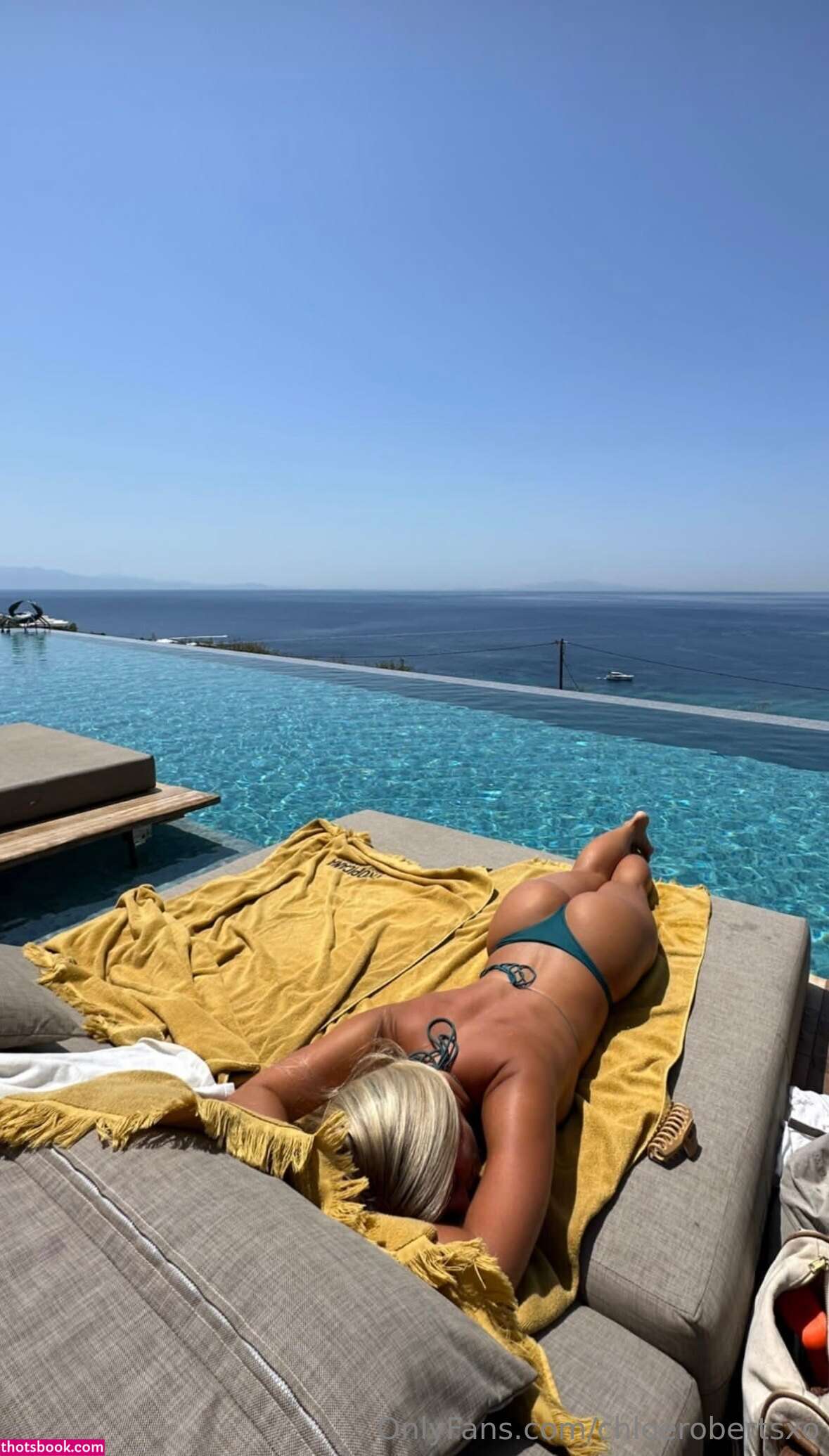 Chloe Roberts Photo #74