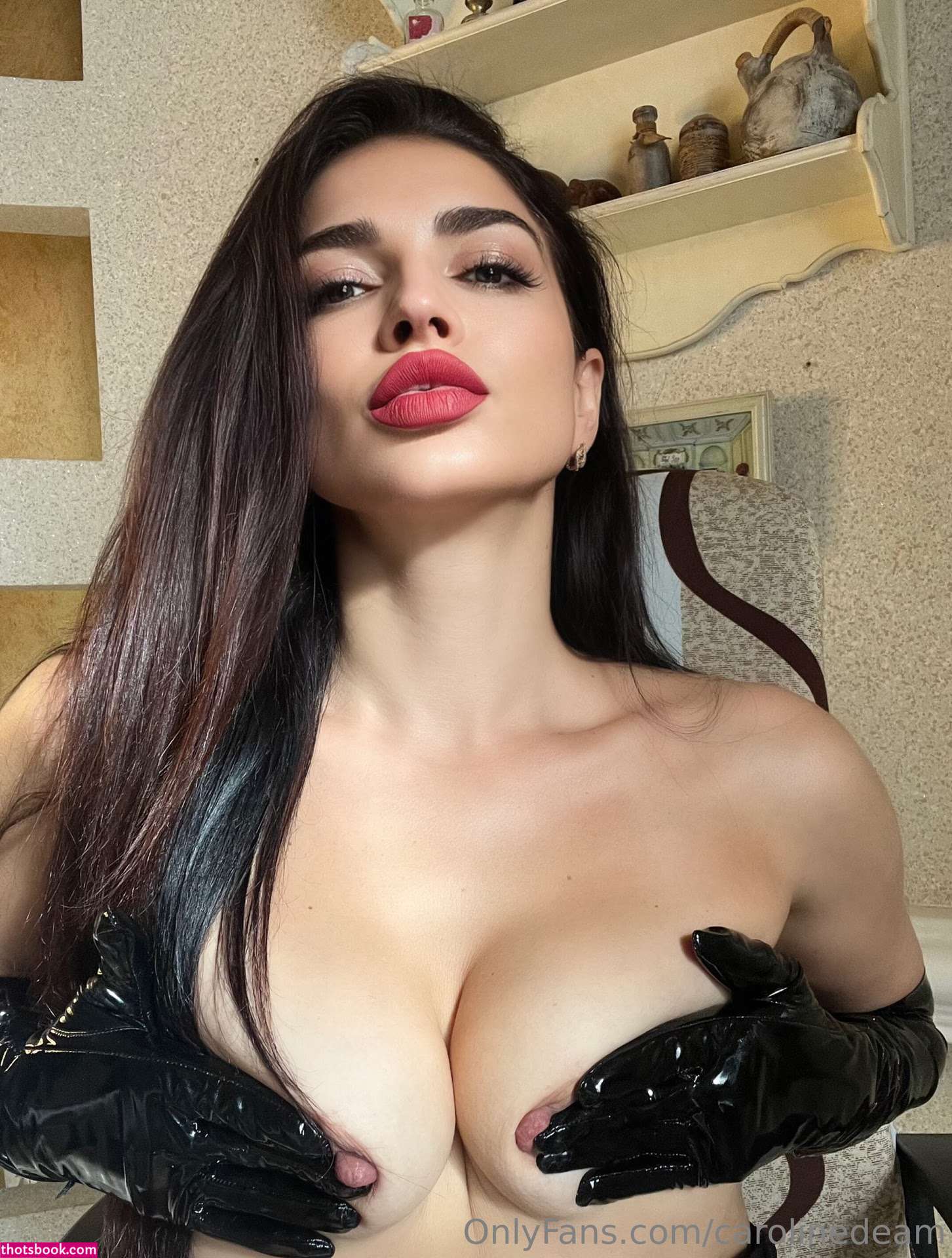 Caroline ASMR Photo #16