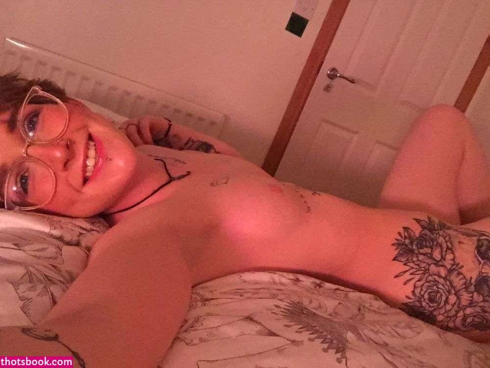 Cottoncandygoth Photo #8