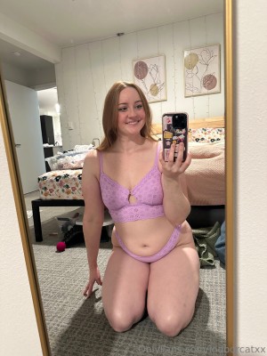 Indoorcatxx Photo #7