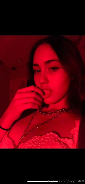 lucylust18 Photo #17