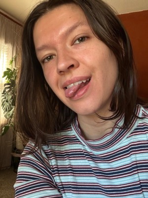 Stickyolivia Photo #7