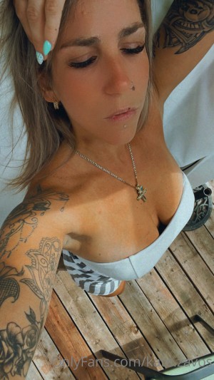 Kate Zavos Photo #12