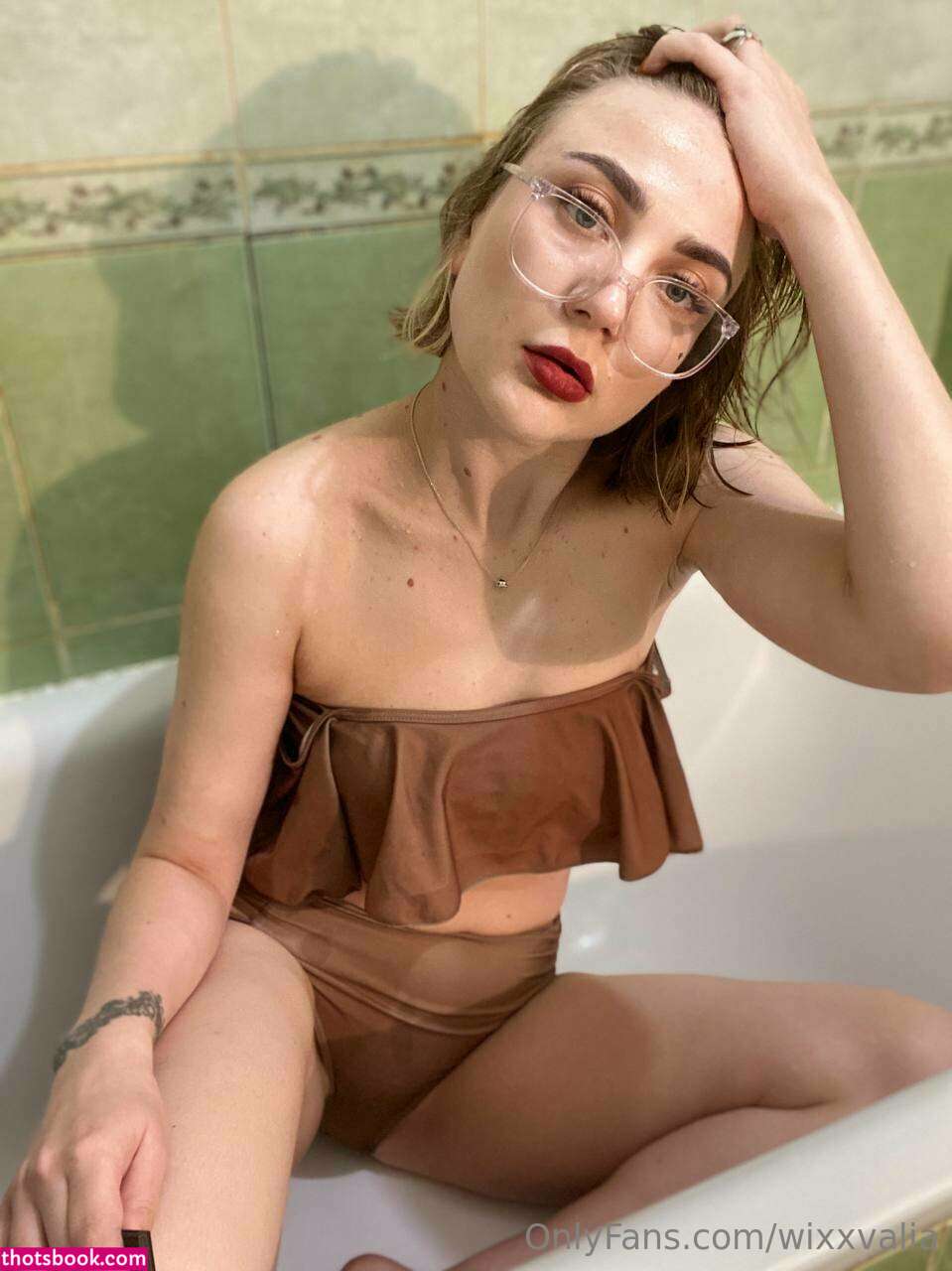 Valia Wixx Photo #13