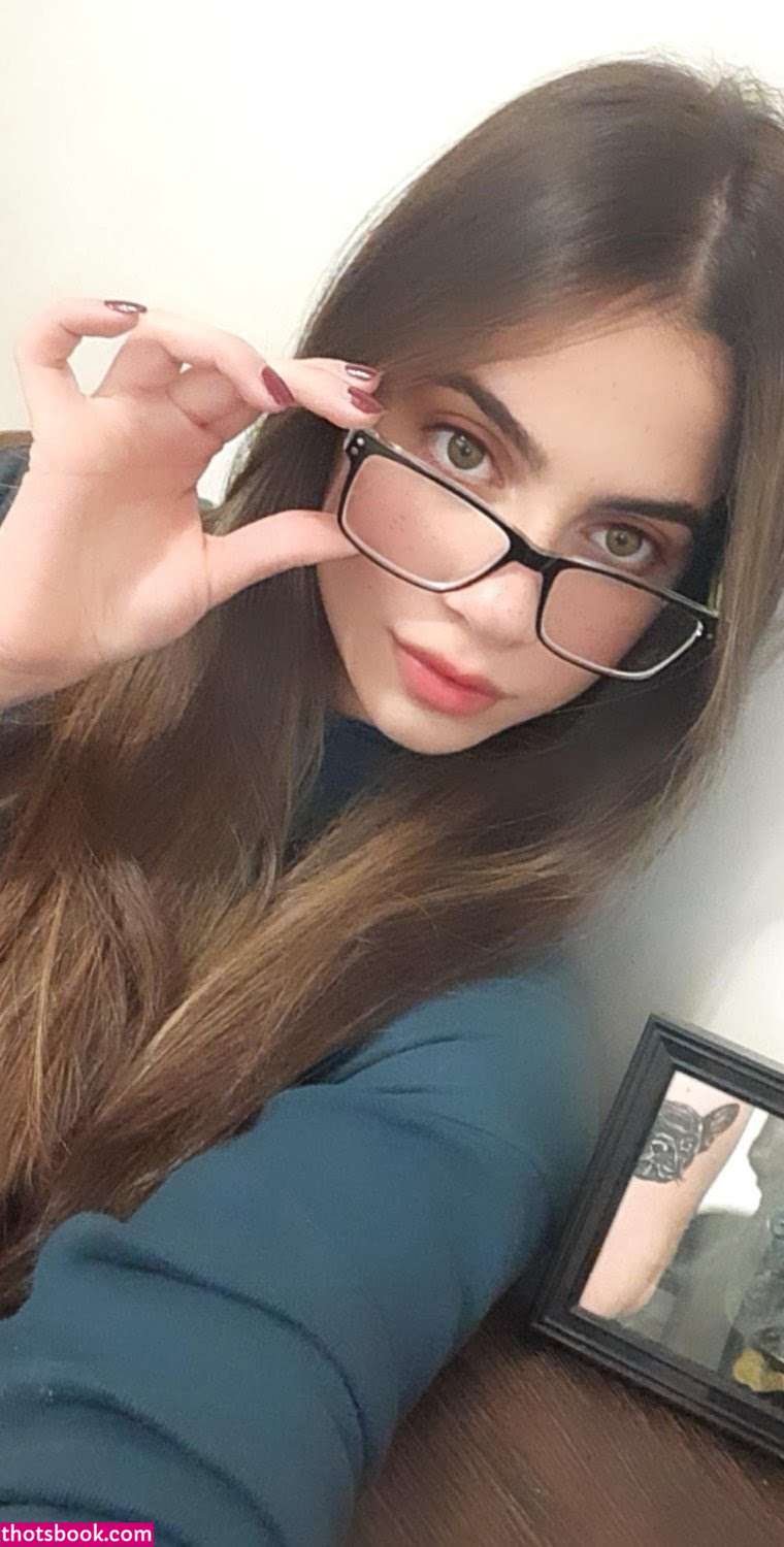 Yiyi Castelli Photo #20