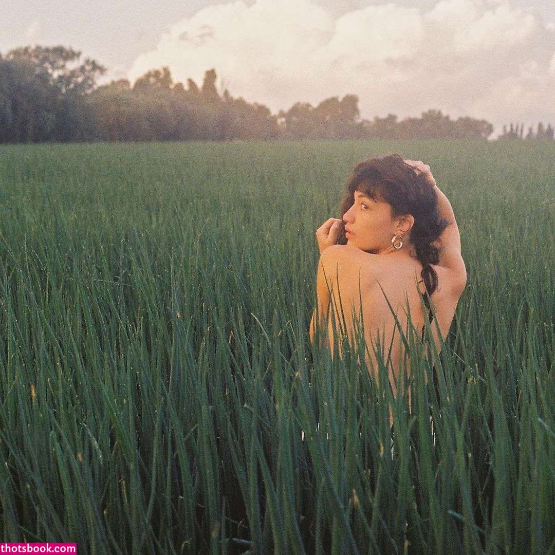 Romi Henenson Photo #19