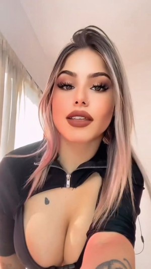 Abril Perez Photo #30