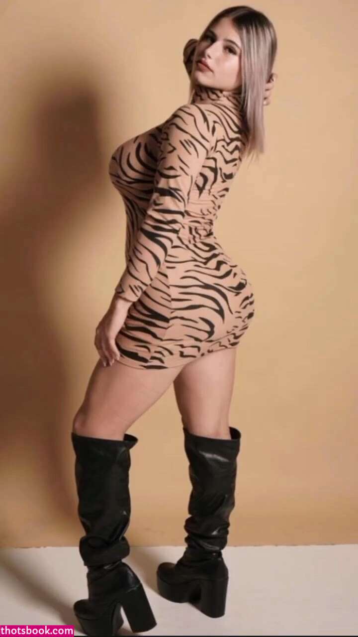 Abril Perez Photo #40