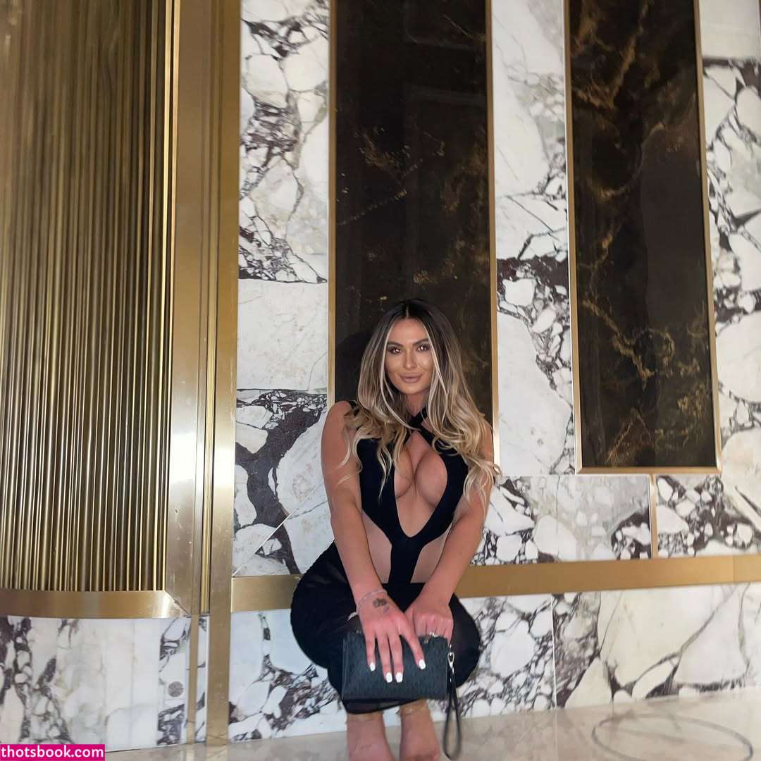 Alyssa Rhoades Photo #27