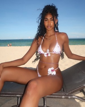 Jasmine Chola Photo #1