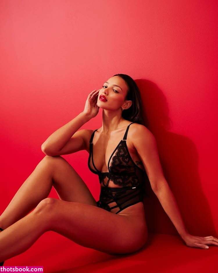 Laura Oganessian Photo #52