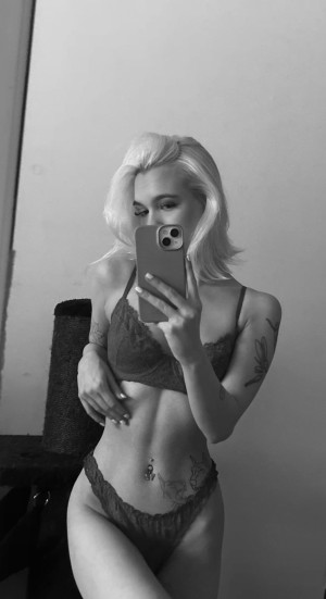 Neea Kuosmanen Photo #14