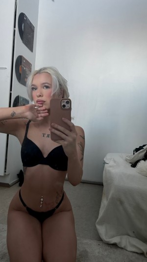 Neea Kuosmanen Photo #15