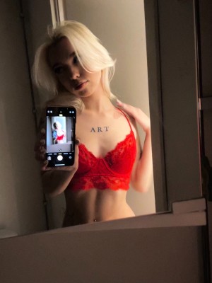 Neea Kuosmanen Photo #41