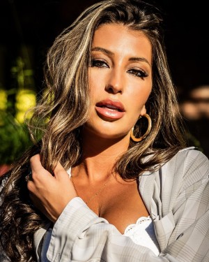 Willow Brown Photo #16