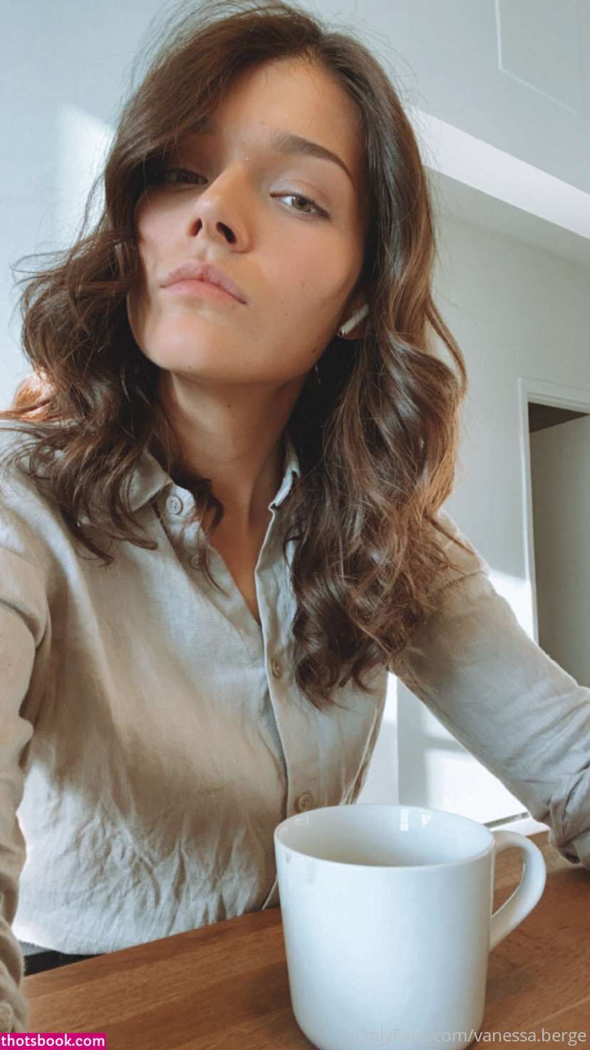 Vanessa Berge Photo #30