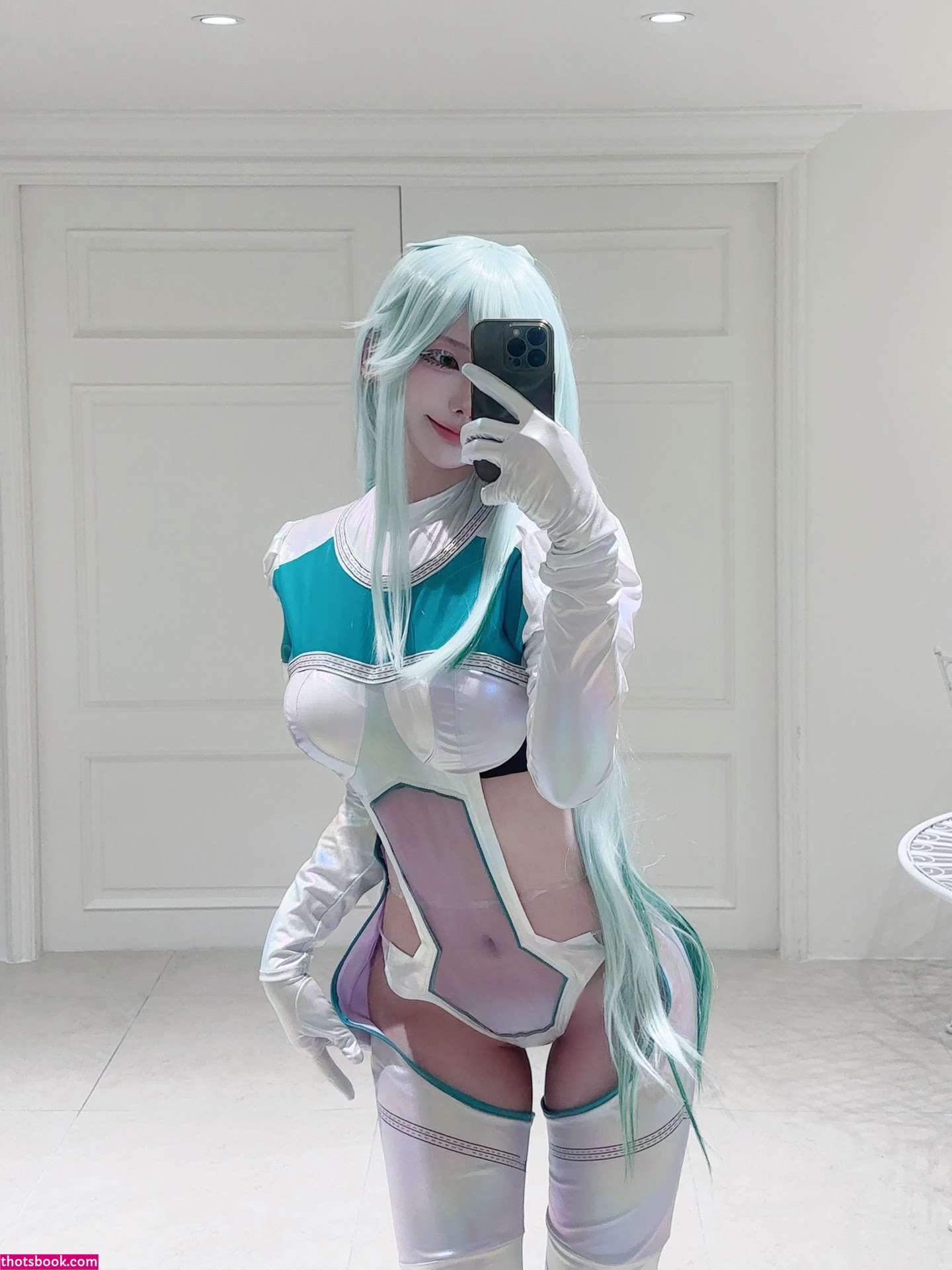 Riri Thisway Photo #3