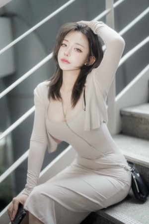 Riri Thisway Photo #5