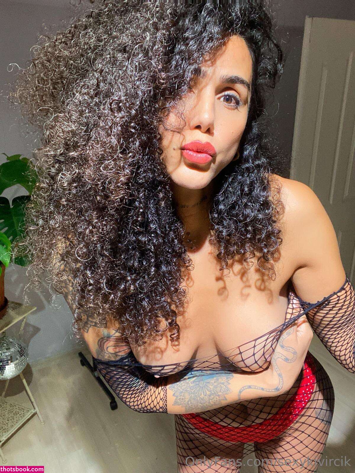 Selen Duman Photo #20