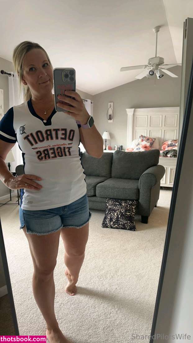 Sharedpilotswife Photo #3