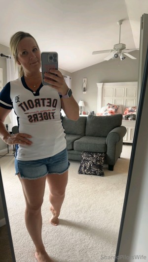 Sharedpilotswife Photo #3