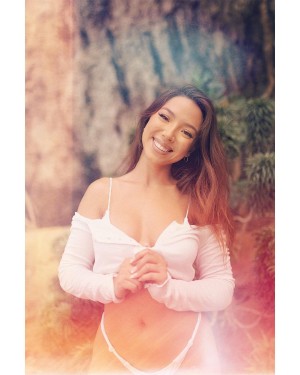 Caroline Vu Photo #26