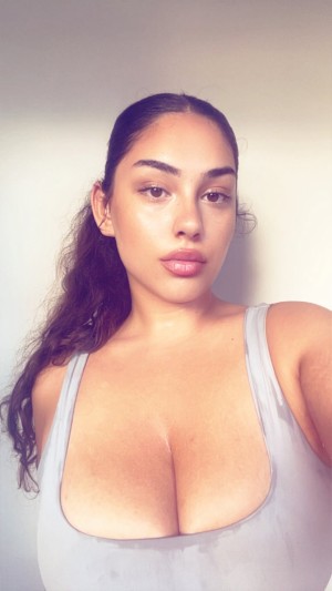 Kiara Aroha Photo #6