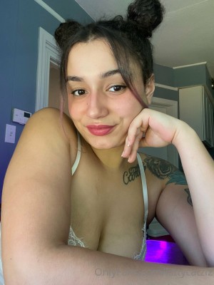 Kittycatzi2 Photo #3