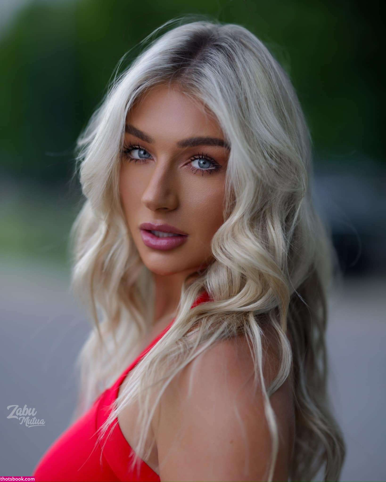 Megan Mullins Photo #9