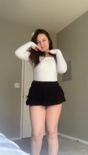 Liliafourtwenty Photo #7