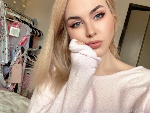 angelicnymph Photo #1