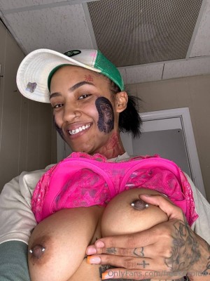 freakazoidd Photo #8