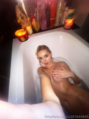 Squlrting Girl Photo #1