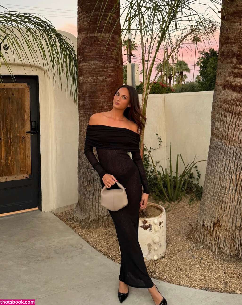 Sydney Marshall Photo #13