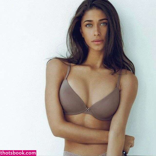 Shayna Senior Photo #21